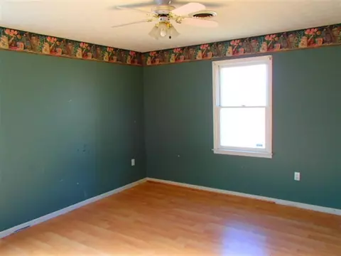 14 Dacus Dr, Williamston, SC 29697 photo 2