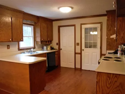 128 Creek Dr, Easley, SC 29642 photo 4