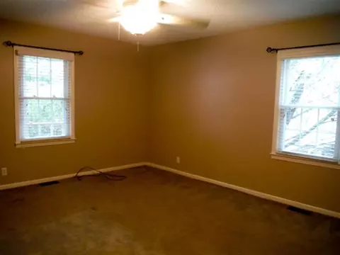 128 Creek Dr, Easley, SC 29642 photo 8