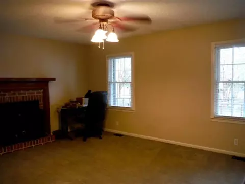 128 Creek Dr, Easley, SC 29642 photo 3