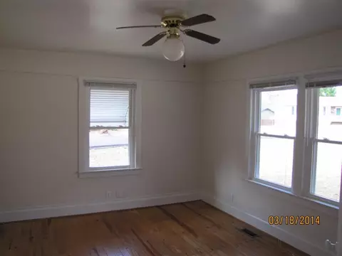 302 Taylor St, Central, SC 29630 photo 5