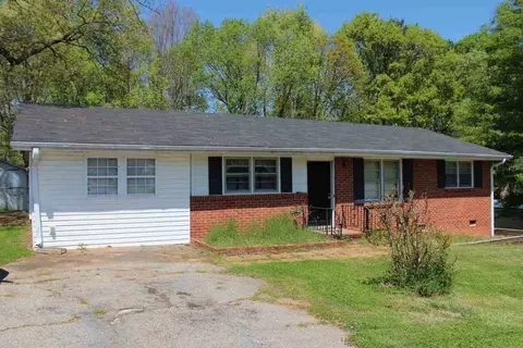 200 Iris Dr, Easley, SC 29642 photo 1