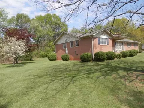 547 E Main St, Liberty, SC 29657 photo 2