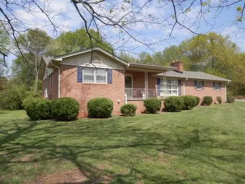 547 E Main St, Liberty, SC 29657 photo 3