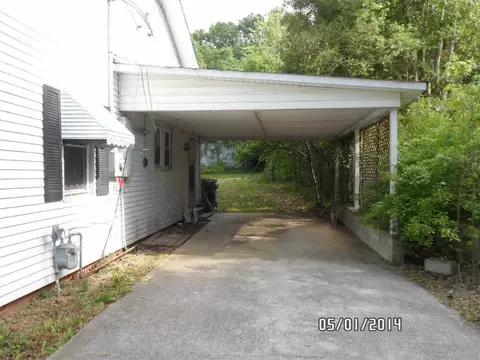 30 Ames St, Seneca, SC 29678 photo 2