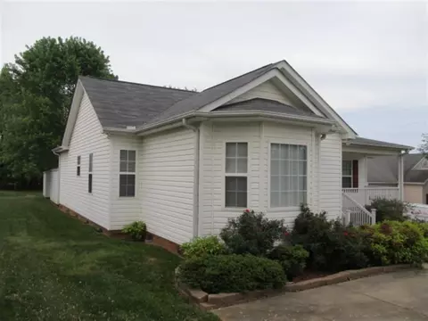 127 Kelly Ln, Easley, SC 29642 photo 2