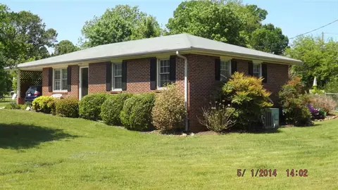 1310 Oak Dr, Pendleton, SC 29670 photo 1