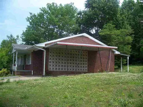415 Coffee Rd, Walhalla, SC 29691 photo 2