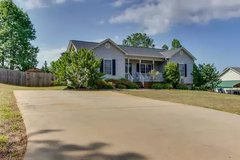 105 Timber Dr, Pickens, SC 29671 photo 2