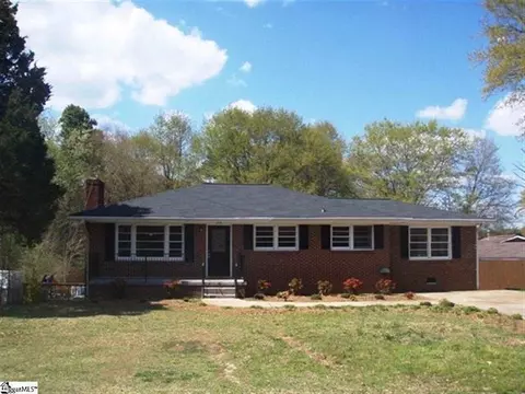 204 Sanders Rd, Central, SC 29630 photo 1