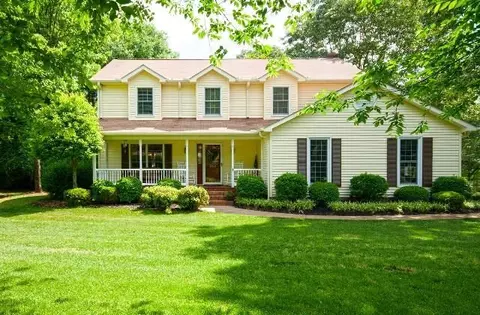 812 Cely Rd, Easley, SC 29642 photo 1