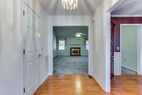 101 Walden Ln, Easley, SC 29642 photo 2