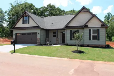 332 S Stonegate Dr, Seneca, SC 29678 photo 1