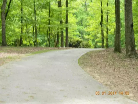 202 Creekside Dr, Pendleton, SC 29670 photo 2