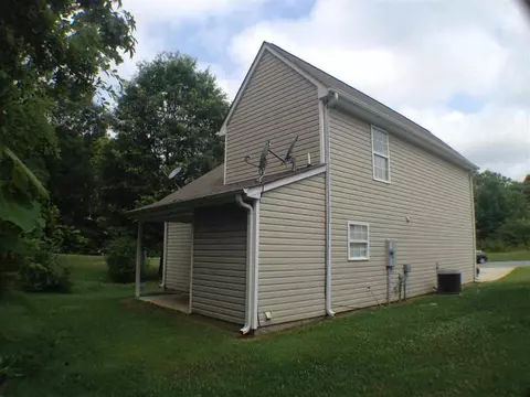 143 Crown Ct, Williamston, SC 29697 photo 7