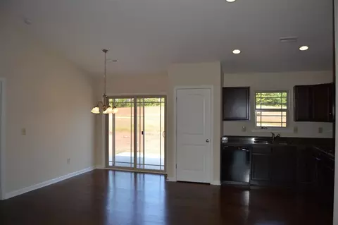312 S Stonegate Dr, Seneca, SC 29678 photo 4