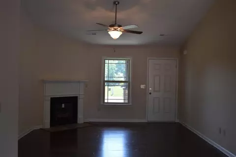 312 S Stonegate Dr, Seneca, SC 29678 photo 2