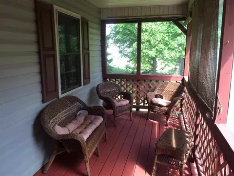 208 Chattan Ct, Walhalla, SC 29691 photo 2