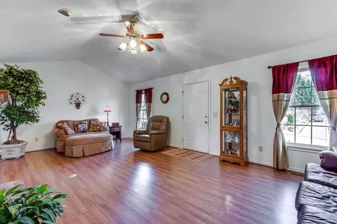 105 Walden Ln, Easley, SC 29642 photo 3