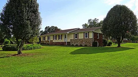 5 Lisa Dr, Williamston, SC 29697 photo 2