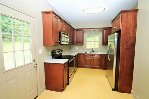 14051 E Camelia Ln, Seneca, SC 29678 photo 5