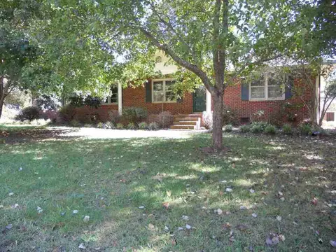 110 Lee Dr, Williamston, SC 29697 photo 2