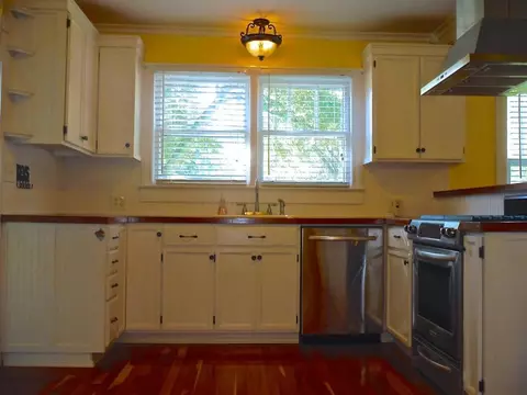 601 E A Ave, Easley, SC 29640 photo 10