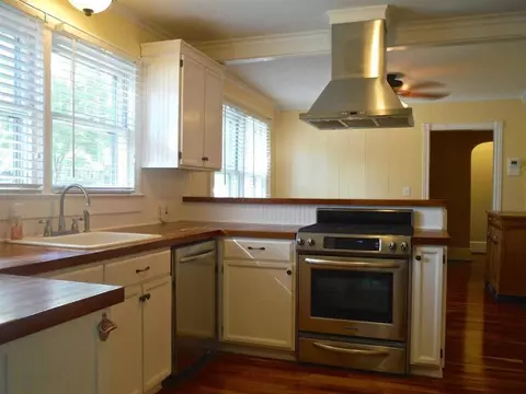 601 E A Ave, Easley, SC 29640 photo 12