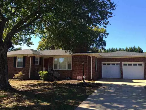218 Pine Knoll Dr, Easley, SC 29642 photo 2