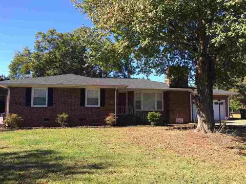 218 Pine Knoll Dr, Easley, SC 29642 photo 1