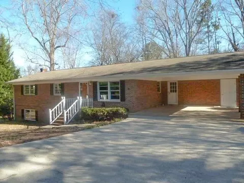 201 Torrington Rd, Walhalla, SC 29691 photo 2