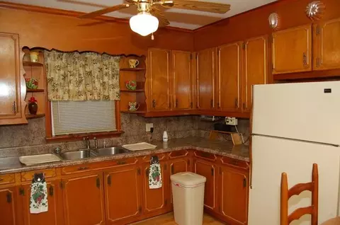 23 Dendy St, Pelzer, SC 29669 photo 5