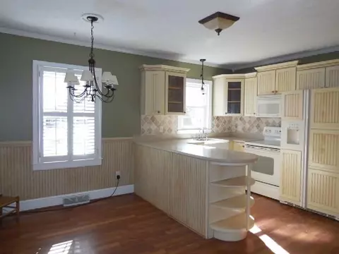 501 E A Ave, Easley, SC 29640 photo 4