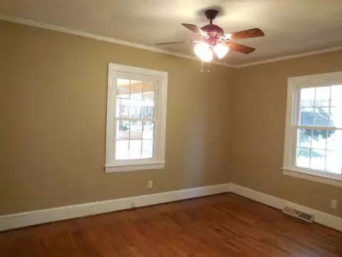 501 E A Ave, Easley, SC 29640 photo 17