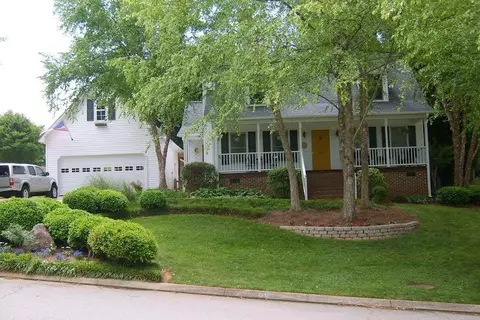 203 Luke Ct, Easley, SC 29640 photo 2