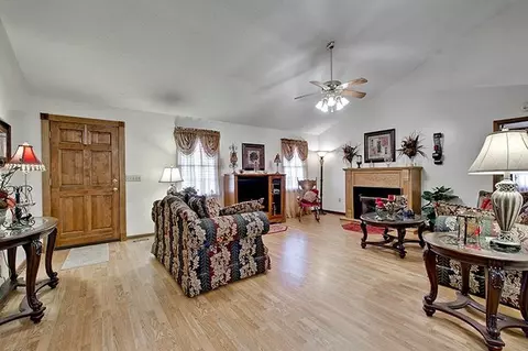 339 Spring St, Central, SC 29630 photo 4