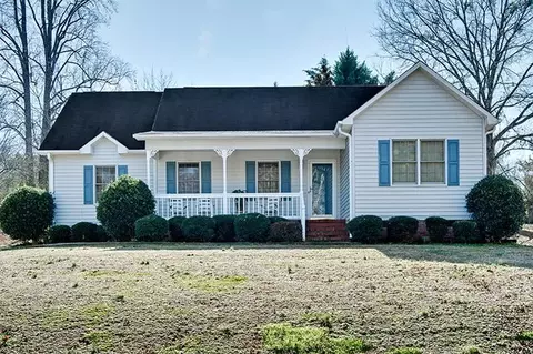339 Spring St, Central, SC 29630 photo 1