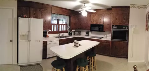 1019 E Queen St, Pendleton, SC 29670 photo 3