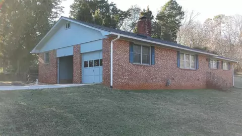 1019 E Queen St, Pendleton, SC 29670 photo 1