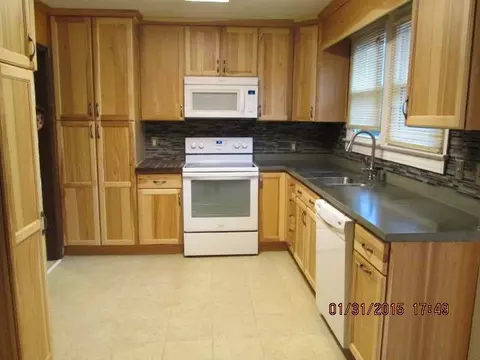 503 E Main St, Pendleton, SC 29670 photo 1