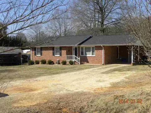 16 Pine Tree Dr, Honea Path, SC 29654 photo 1