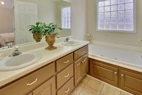 358 Camperdown Ct, Easley, SC 29642 photo 5