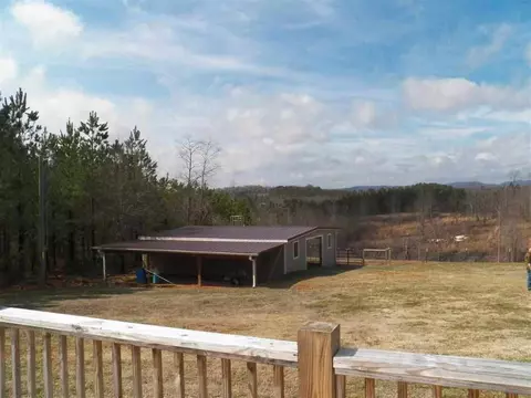 385 Geraldine Dr, Walhalla, SC 29691 photo 4