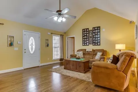 103 Hallmark Cir, Easley, SC 29640 photo 4