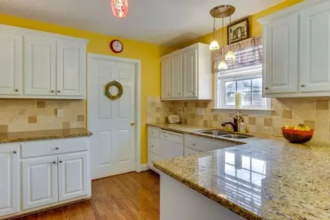 103 Hallmark Cir, Easley, SC 29640 photo 8