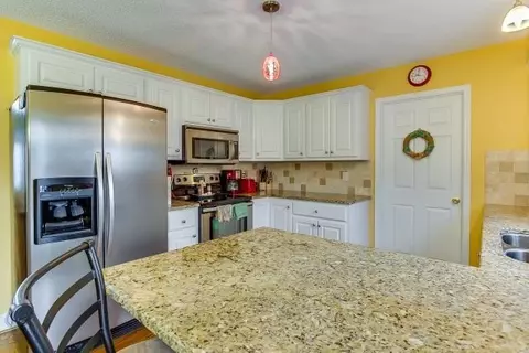 103 Hallmark Cir, Easley, SC 29640 photo 9