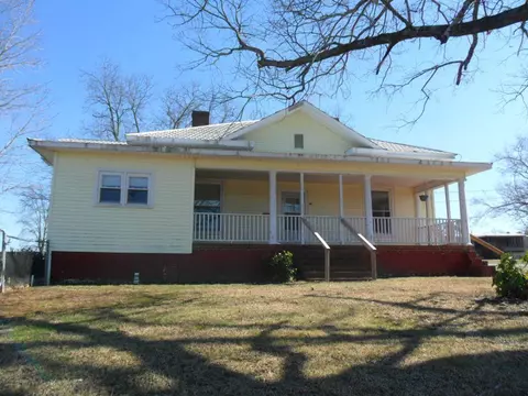 512 E Main St, Liberty, SC 29657 photo 1