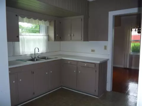 201 E North Broad St, Walhalla, SC 29691 photo 6
