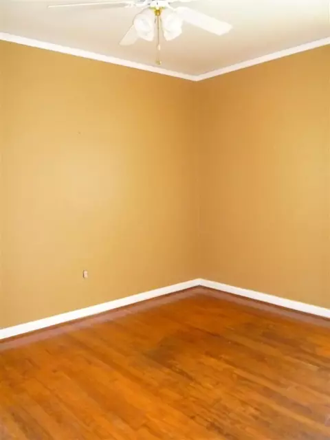 201 E North Broad St, Walhalla, SC 29691 photo 8