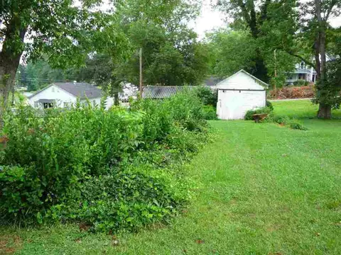 201 E North Broad St, Walhalla, SC 29691 photo 3